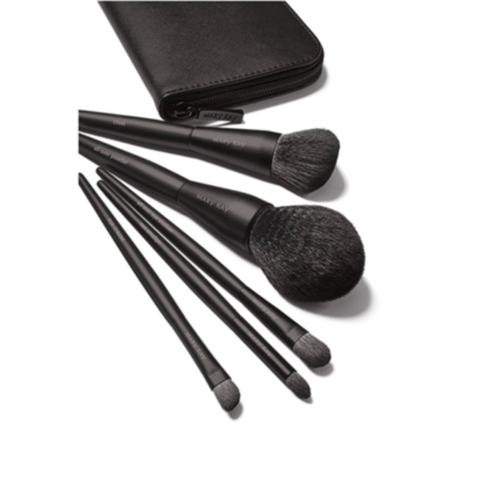 Essential Brush Collection - Picture 6 of 9